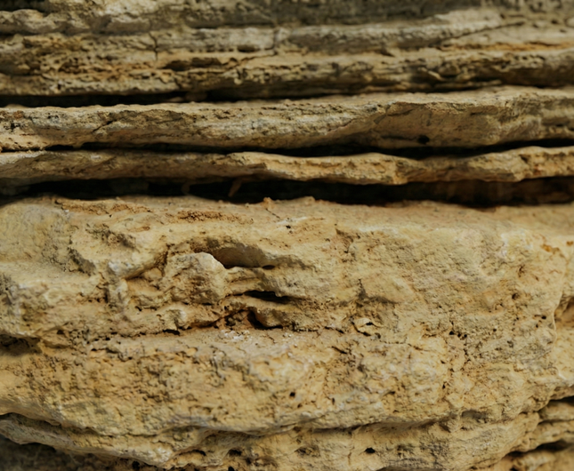 Pagoda Rock – Natural Layered Aquarium Stone for Aquascaping & Hardscape Design