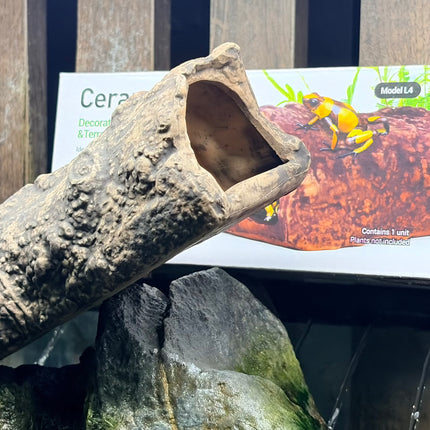 Ceramic Hollow Log Hide – Natural Tree Trunk Shelter for Aquariums & Terrariums
