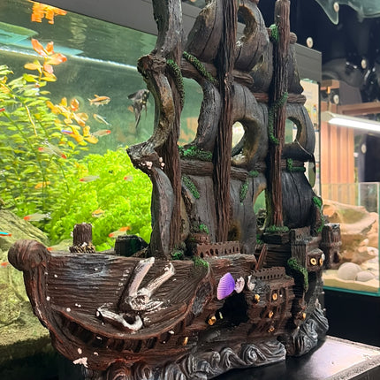 Hugo Ship Decoration – 2-Piece Aquarium & Terrarium Ornament (62 × 17 × 53 cm)