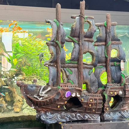 Hugo Ship Decoration – 2-Piece Aquarium & Terrarium Ornament (62 × 17 × 53 cm)